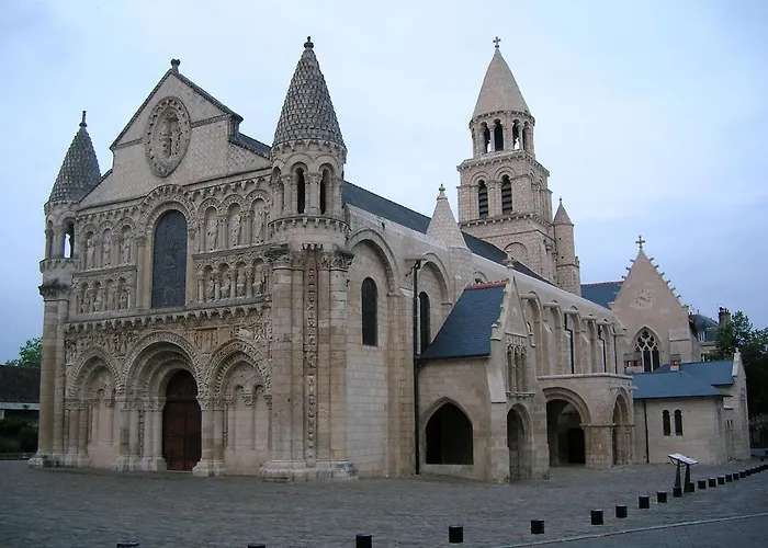 Chaleureux Appartement En Centre Ville De Poitiers